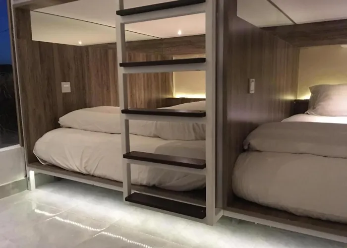 The Hide (adults Only) Hostel *