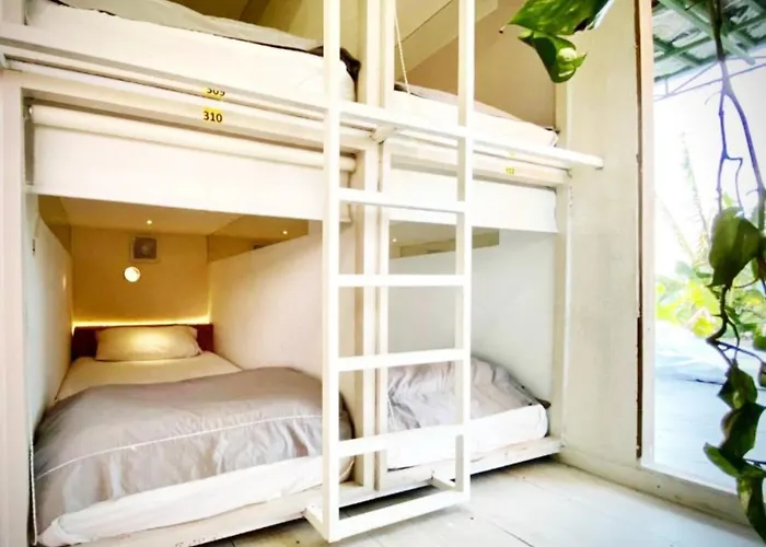 The Hide (adults Only) Hostel
