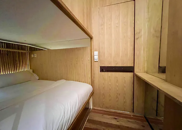 The Hide (adults Only) Hostel
