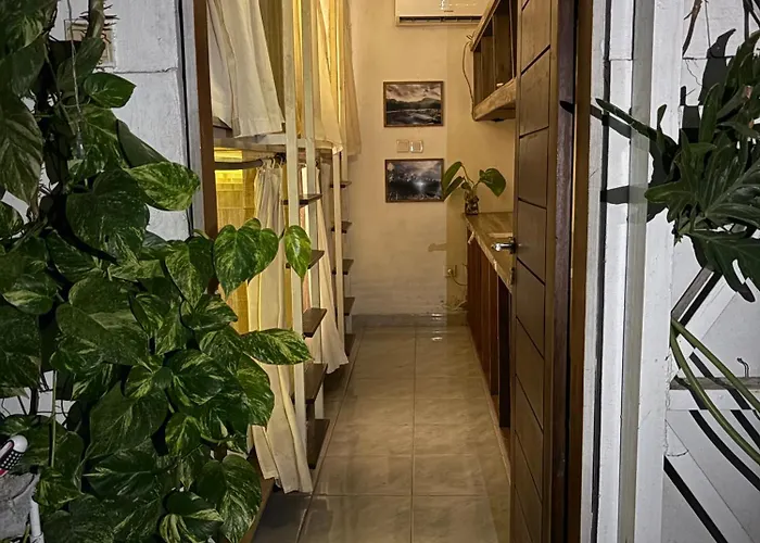 The Hide (adults Only) Hostel